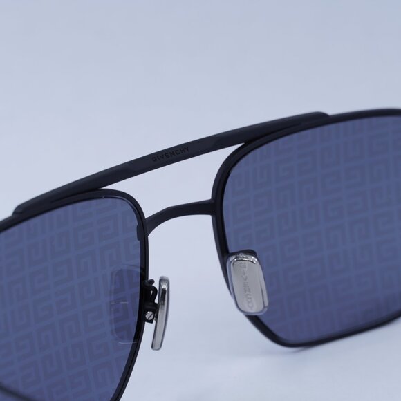 🕶️ New Givenchy GV40041U 02C Sunglasses - Matte Black Frame - Picture 5 of 11